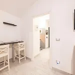 Rita's House By Domusextra Naples