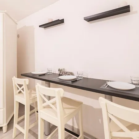 Rita's House By Domusextra Apartament Neapol